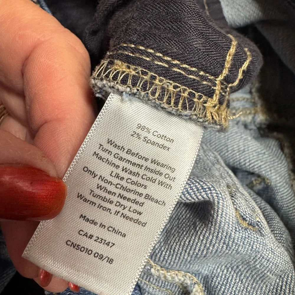 Talbots Women's FLAWLESS   GIRLFRIEND DENIMSHORTS   SIZE: 10     #H - Picture 7 of 7